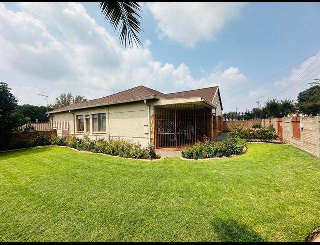 3 BEDROOM HOUSE FOR SALE IN GERMISTON STATION